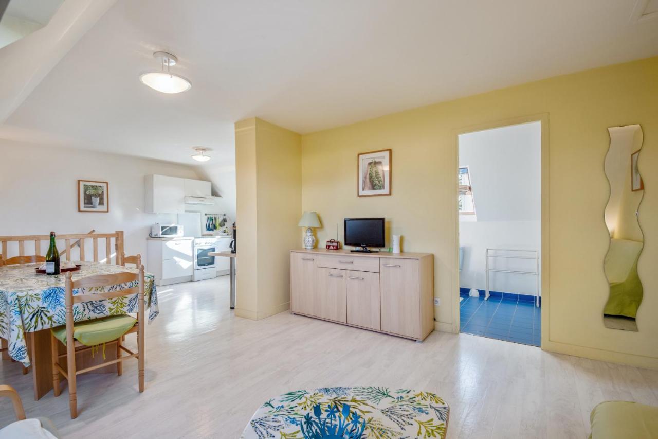 Appartement Confortable Avec Terrasse A Arzon 60 M² Bagian luar foto